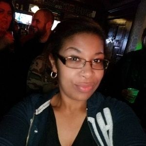 Meet your Posher, Casondra